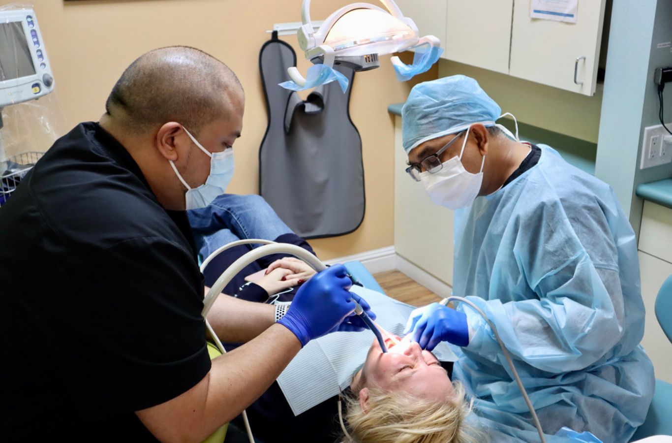 A team of experts at Center For Implant Dentistry in Santa Clara, CA, demonstrating advanced techniques in dental implant procedures. Dental Implants near me.